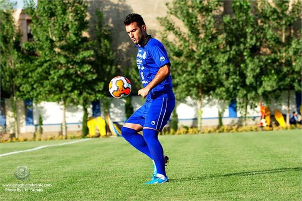 عمران‌زاده: صادقیان پیراهنم را یادگاری می‌گرفت/ اگر مُهر حضورش در پرسپولیس خشک شد حرف بزند