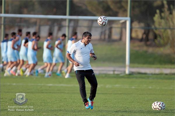 همدانی : برای کری خواندن سن و سالی از من گذشته است،«مرک» به ‌اشتباه مرا اخراج کرد