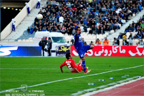 لیگ برتر فوتبال ایران - فصل دوازدهم - هفته 29 - استقلال 1 تراکتور سازی تبریز 0 - 14/12/1391 -  سیاوش اکبر پور