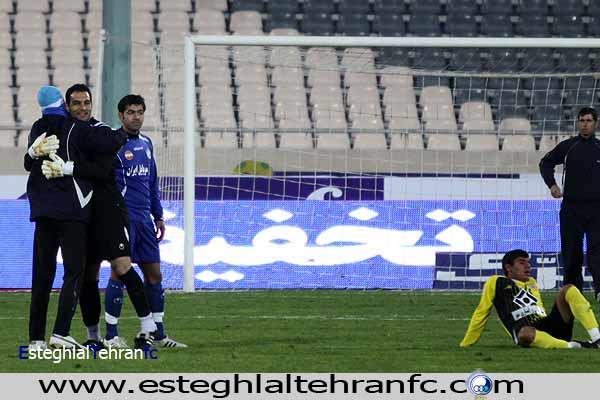 محمد محمدى: براى ماندن در استقلال مشکلى ندارم.